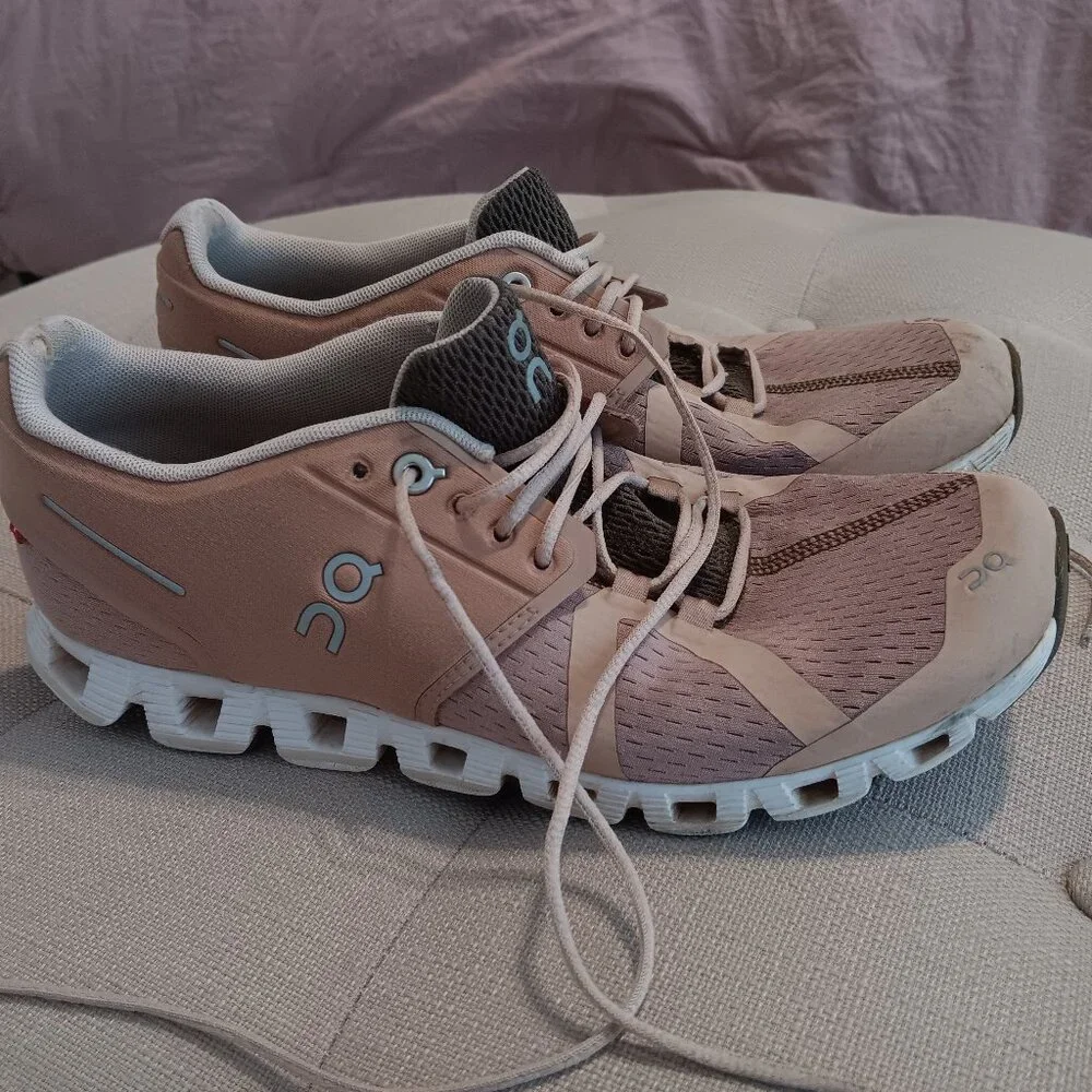 On Cloud 5 womans size 9 Rosebrown / Fog running shoes - Picture 5 of 8